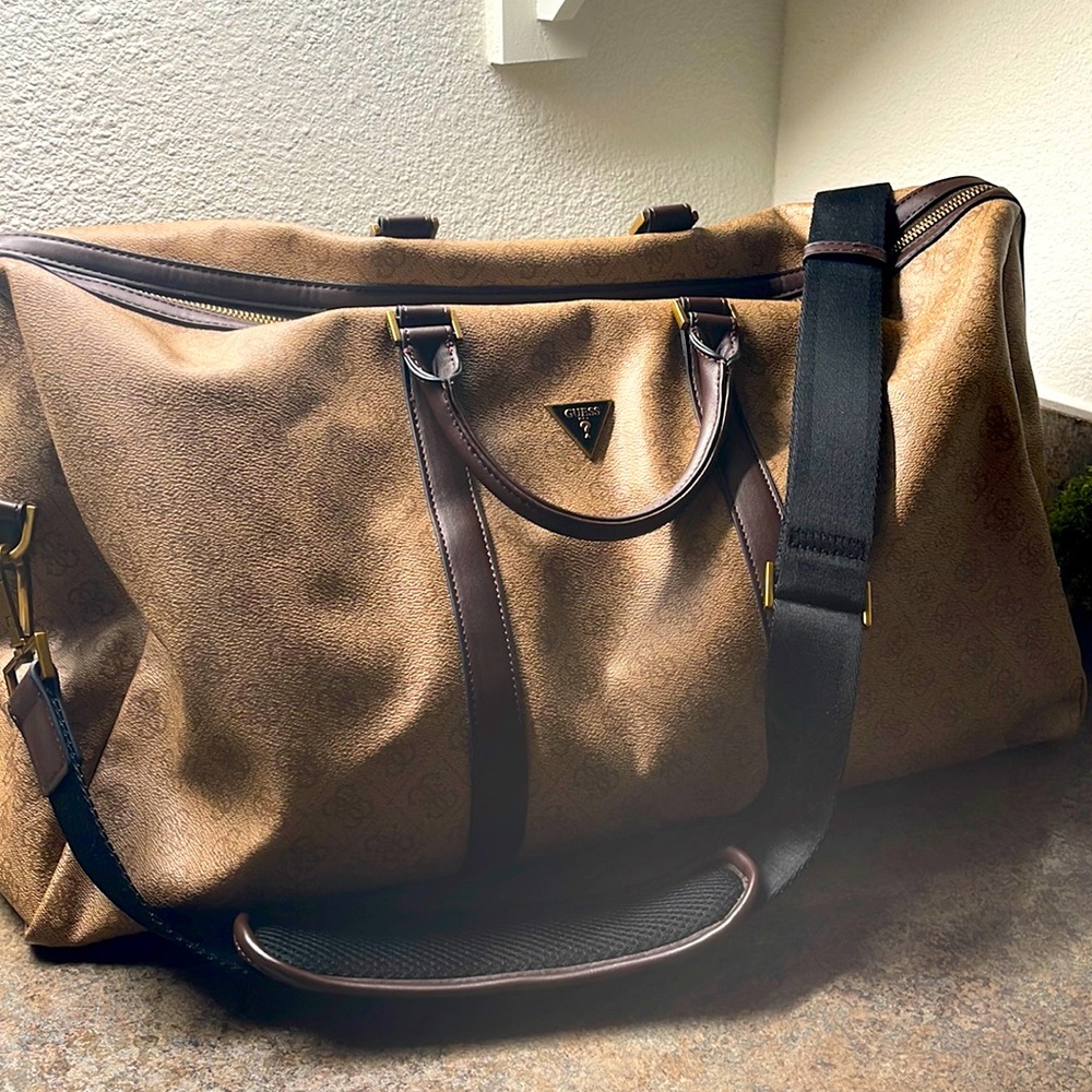 Guess Weekender Bag